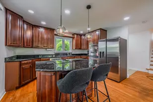10S220 Alan Rd, Naperville, IL 60564 - Photo 7