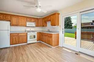 7049 W 91st St, Bridgeview, IL 60455 - Photo 5