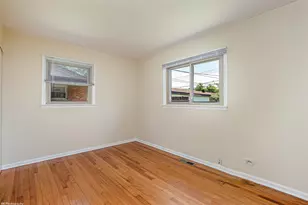7049 W 91st St, Bridgeview, IL 60455 - Photo 11