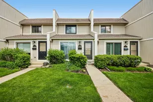537 Pheasant Ct, Grayslake, IL 60030 - Photo 1