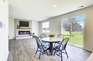 2016 Magnolia Ln, Wonder Lake, IL 60097 - Photo 7