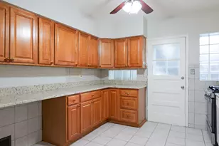 5838 N Mulligan Ave, Chicago, IL 60646 - Photo 9