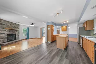 40 E Livingston St, Godley, IL 60407 - Photo 3