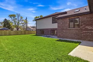 8041 S 85th Ct, Justice, IL 60458 - Photo 23