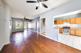 5207 N Lovejoy Ave, Chicago, IL 60630 - Photo 7