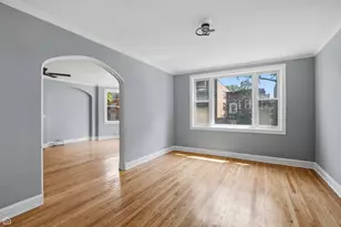 7732 S Phillips Ave, Chicago, IL 60649 - Photo 5