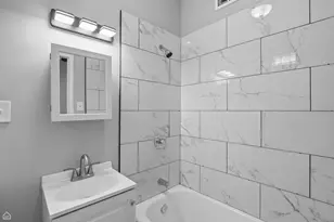 7732 S Phillips Ave, Chicago, IL 60649 - Photo 11