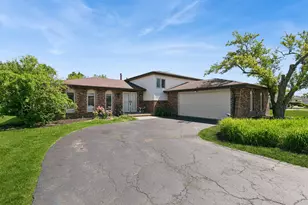 726 E 194th St, Glenwood, IL 60425 - Photo 1