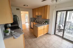 1327 Williamsburg Dr, Schaumburg, IL 60193 - Photo 3