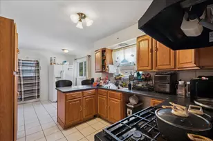 8940 Lamon Ave, Skokie, IL 60077 - Photo 17