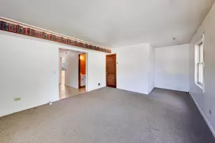 26371 N Diamond Lake Rd, Mundelein, IL 60060 - Photo 9
