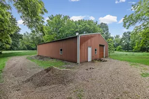 414 Gilliland Rd, Walnut Hill, IL 62893 - Photo 7