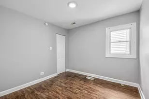 12025 S Prairie Ave, Chicago, IL 60628 - Photo 19