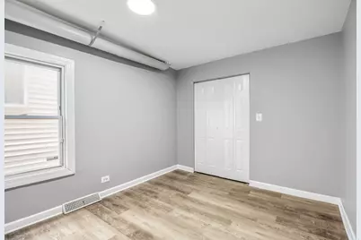12025 S Prairie Avenue, Chicago, IL 60628 - Photo 17