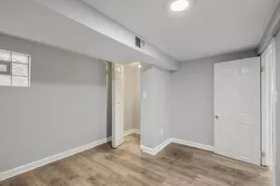 12025 S Prairie Ave, Chicago, IL 60628 - Photo 9