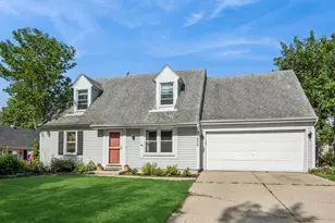 1050 Grenada Dr, Aurora, IL 60506 - Photo 1