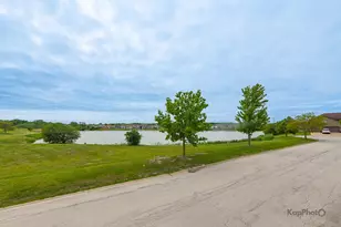 18730 Welch Way, Country Club Hills, IL 60478 - Photo 21