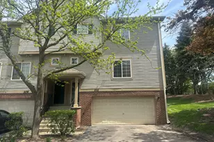 211 Monarch Dr, Streamwood, IL 60107 - Photo 1