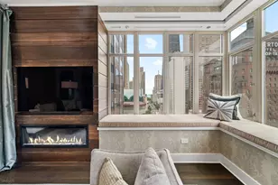 118 E Erie St, Chicago, IL 60611 - Photo 5