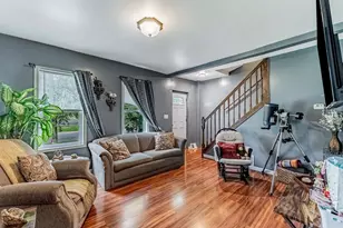 408 Gardner St, Joliet, IL 60433 - Photo 3