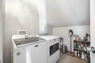 2720 Edina Blvd, Zion, IL 60099 - Photo 21