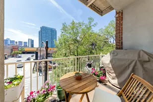 700 W Grand Ave, Chicago, IL 60654 - Photo 29