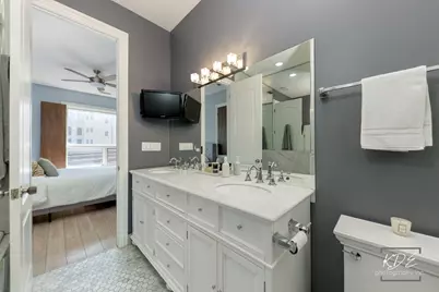 700 W Grand Avenue #3E, Chicago, IL 60654 - Photo 25