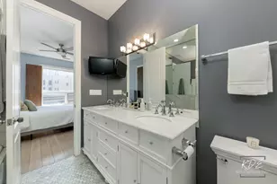700 W Grand Ave, Chicago, IL 60654 - Photo 25