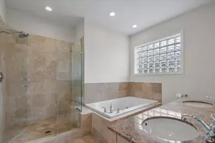 1757 W Newport Ave, Chicago, IL 60657 - Photo 15