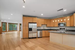 1757 W Newport Ave, Chicago, IL 60657 - Photo 7