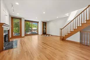 1757 W Newport Ave, Chicago, IL 60657 - Photo 3