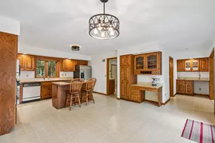 6S155 W Ridge Dr, Aurora, IL 60506 - Photo 11