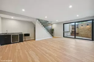1203 W Superior St, Chicago, IL 60642 - Photo 17