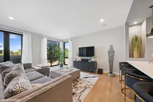 1203 W Superior St, Chicago, IL 60642 - Photo 5