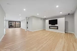 1203 W Superior St, Chicago, IL 60642 - Photo 21