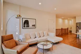 1109 W Cornelia Ave, Chicago, IL 60657 - Photo 5