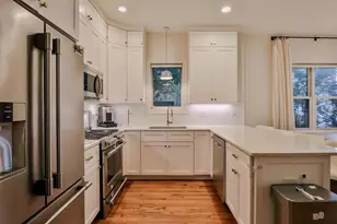 1109 W Cornelia Ave, Chicago, IL 60657 - Photo 9