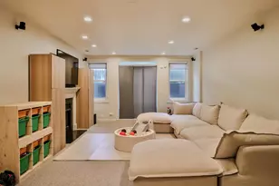 1109 W Cornelia Ave, Chicago, IL 60657 - Photo 17