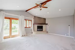 1481 Chaffee Ct, Elk Grove Village, IL 60007 - Photo 3
