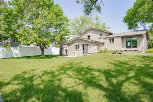 1481 Chaffee Ct, Elk Grove Village, IL 60007 - Photo 37