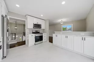 2S206 Mayfield Ln, Glen Ellyn, IL 60137 - Photo 9