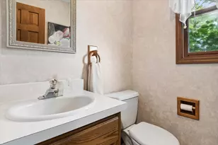 39W550 Deerpath Rd, Aurora, IL 60506 - Photo 9