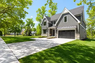 246 Holmes Ave, Clarendon Hills, IL 60514 - Photo 3