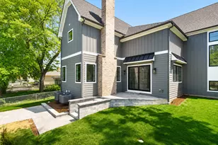 246 Holmes Ave, Clarendon Hills, IL 60514 - Photo 5