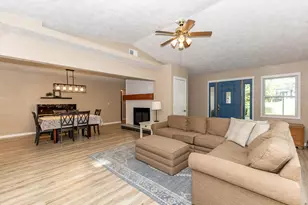 101 N Park Ave, Geneseo, IL 61254 - Photo 5