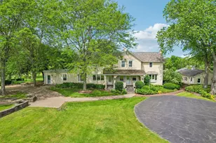 62 Dundee Ln, Barrington, IL 60010 - Photo 1