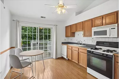 888 Riding Lane #888, Saint Charles, IL 60174 - Photo 9