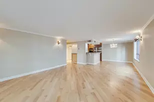 201 E Chestnut St, Chicago, IL 60611 - Photo 29