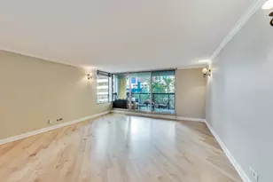 201 E Chestnut St, Chicago, IL 60611 - Photo 27