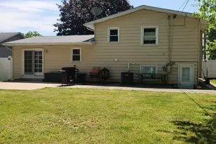 305 North Ave, Antioch, IL 60002 - Photo 15